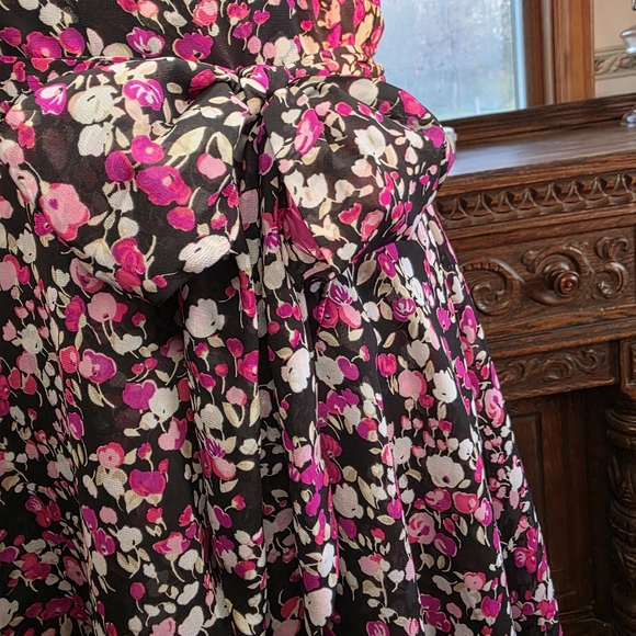 WHBM Floral Pink and Black Fit-and-Flare Ruffle Midi Dress Size 4 Cut-out Back. - Picture 6 of 13